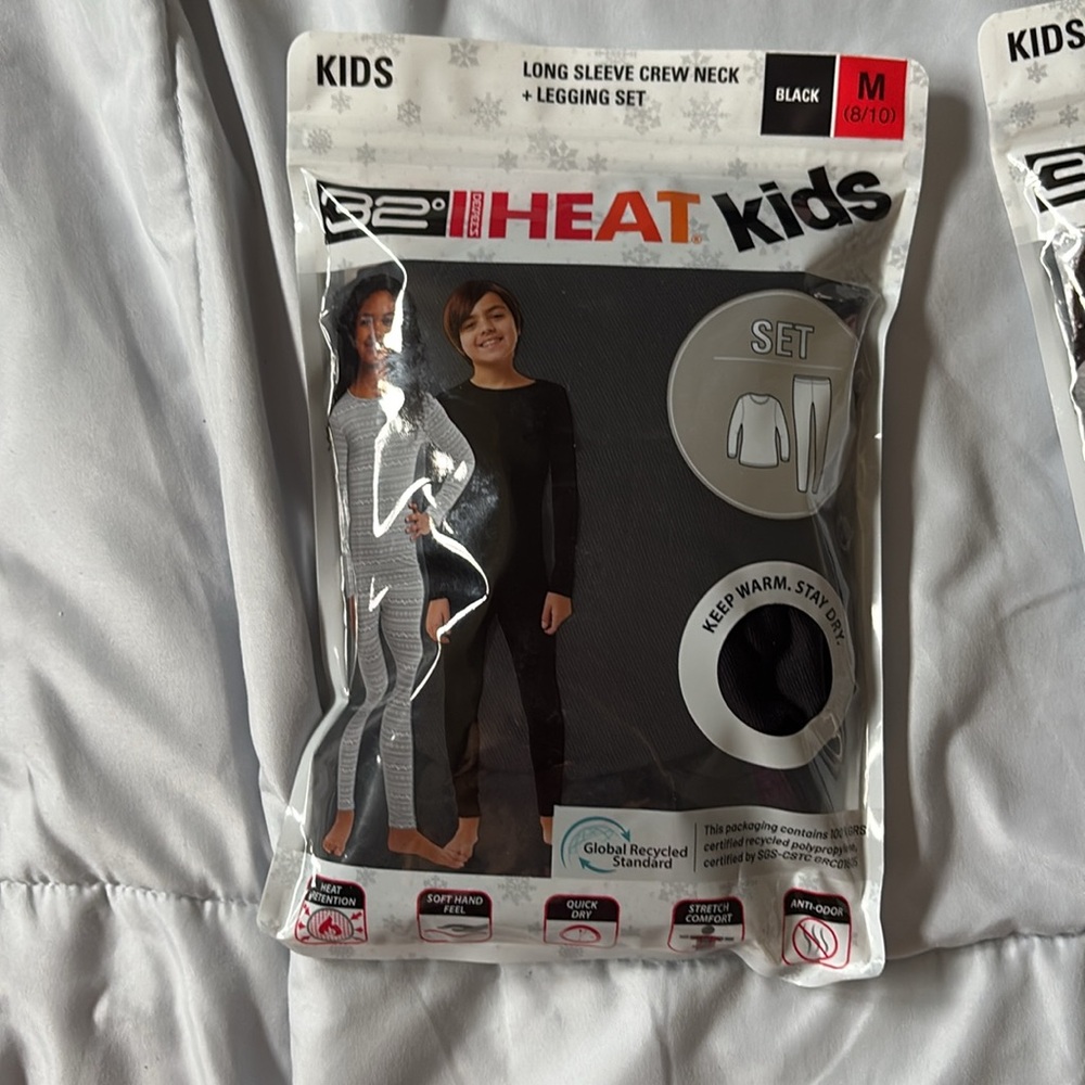 32 Degrees Kids Black and White Thermal Set - Picture 3 of 7
